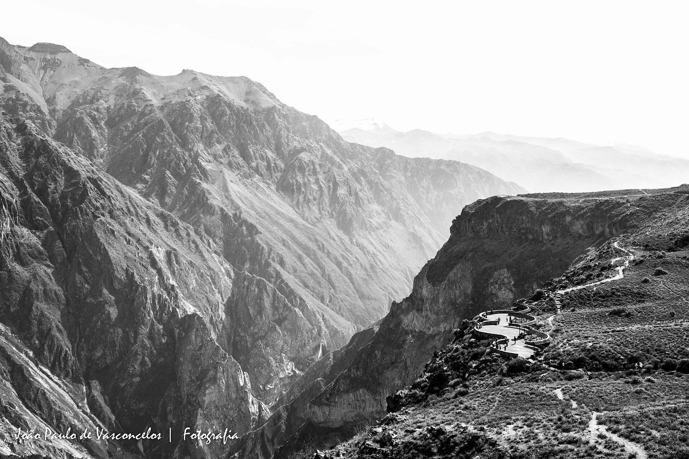 Cruz del Condor no Colca Canyon - Peru (17963069742)