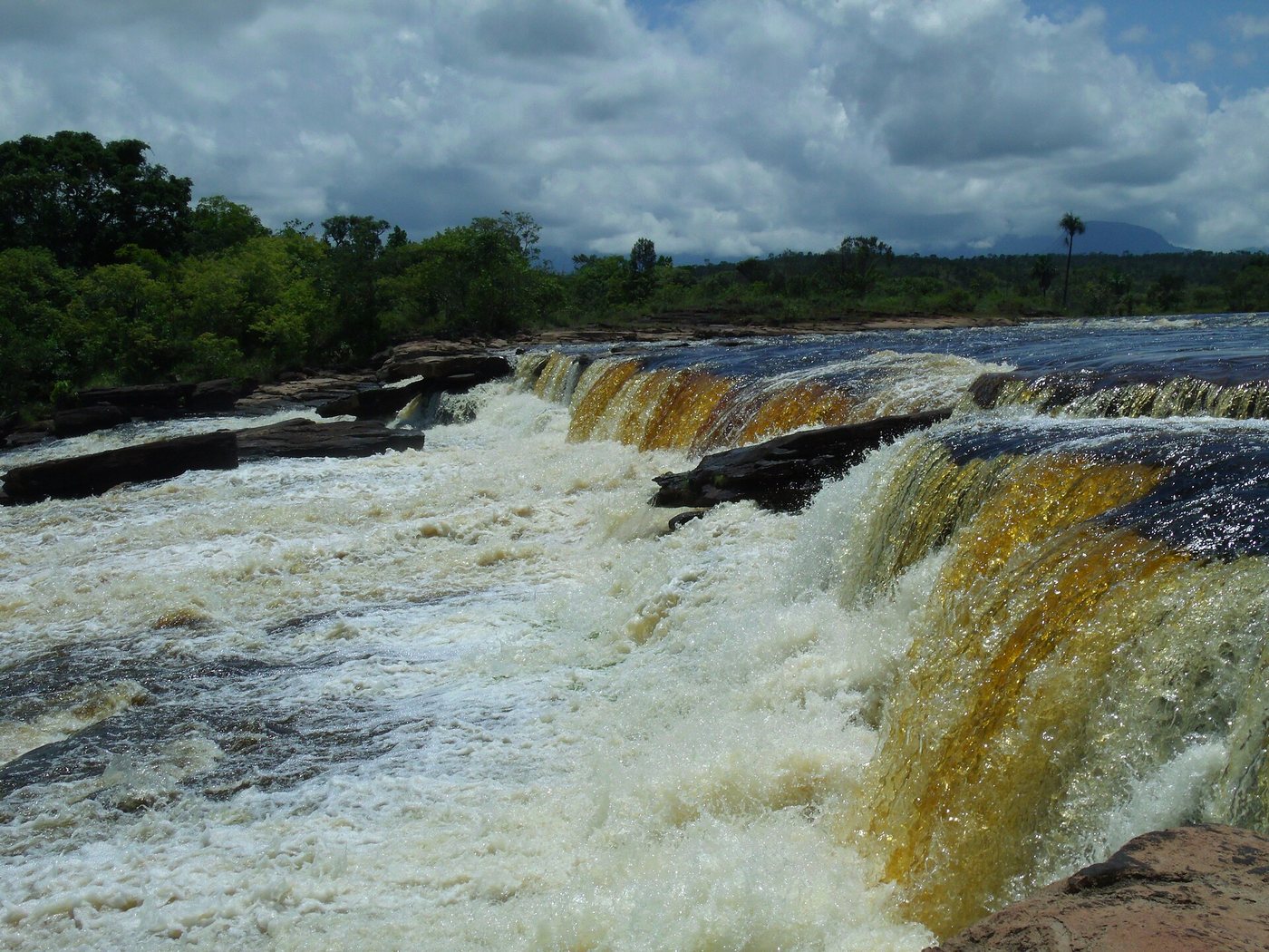Pequeña cascada en la cima del Salto el Sapo.