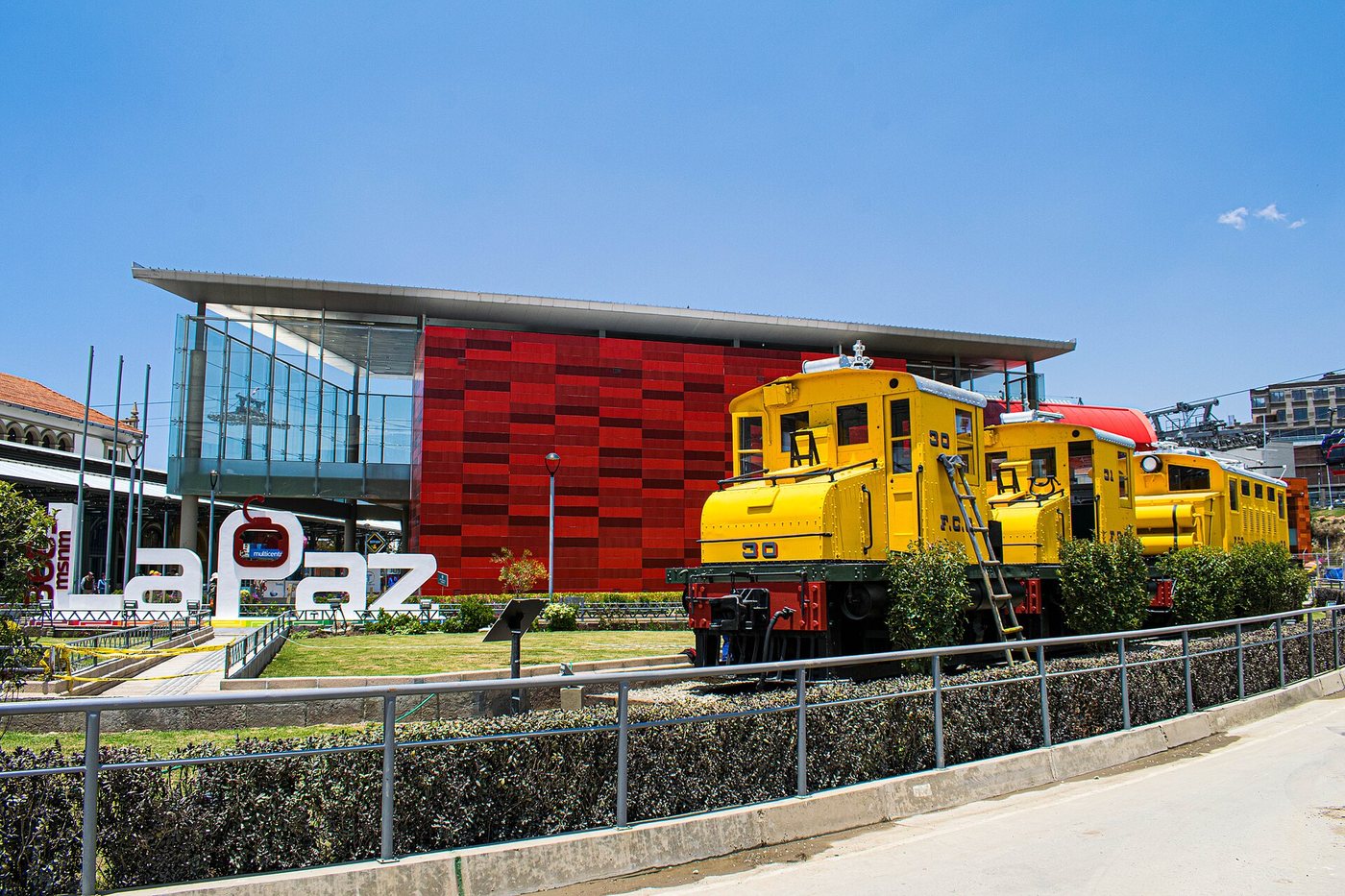Estación Central de Mi Teleférico Línea Roja en la ciudad de La Paz - Bolivia en el año 2019