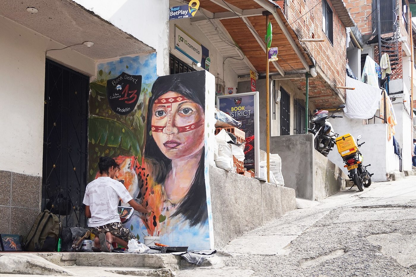 Graffiti in Comuna 13, Medellín 01