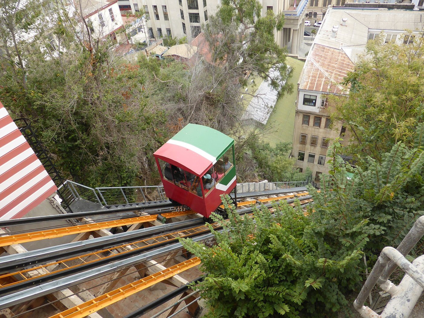 Ascensor El Peral, tipo funicular, año 1902, Valparaíso, Chile