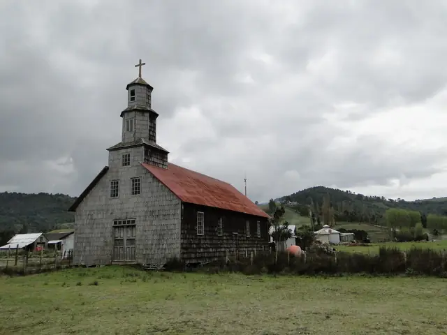 Iglesia Chullec, Quinchao, Chiloé, Chile - panoramio