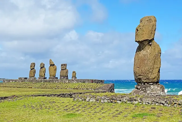 Ahu Tahai y Ahu Vai Uri