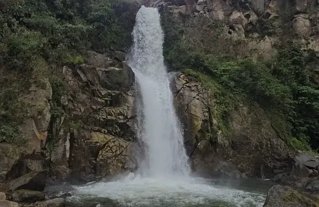 Cascada de Ulba · Ulba waterfall